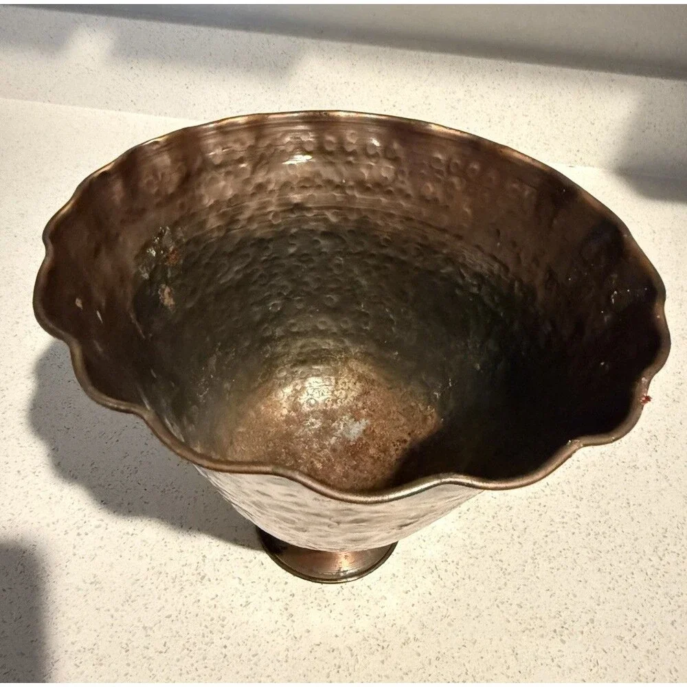 Vintage 1960's Gregorian hammered copper Planter Decorative Fireside Coal Scut